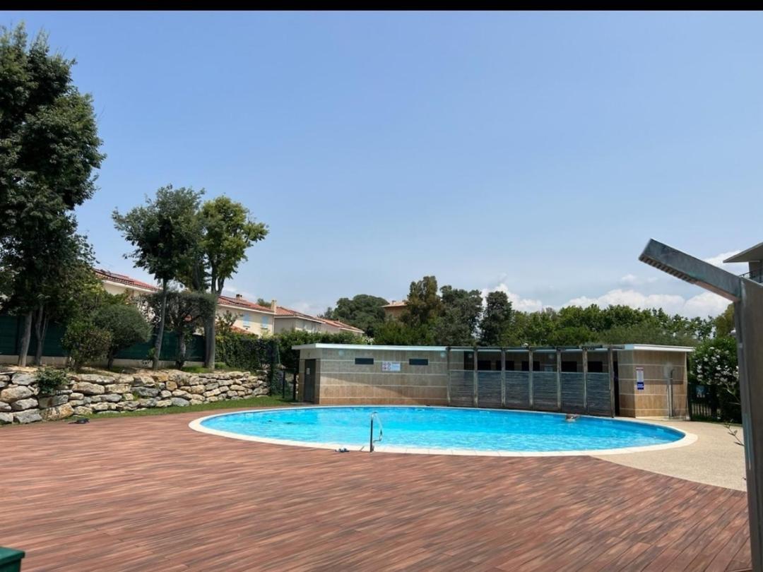 Appart Avec Piscine Casino Plein Air Et Plage Ла Сиота Екстериор снимка